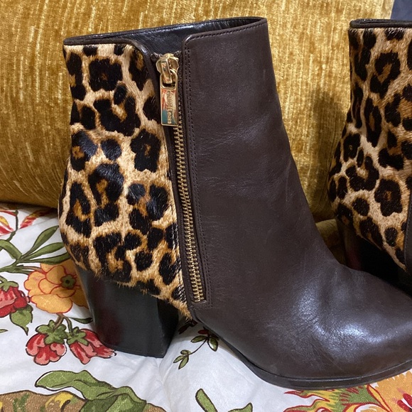 Michael Kors booties - Picture 2 of 6